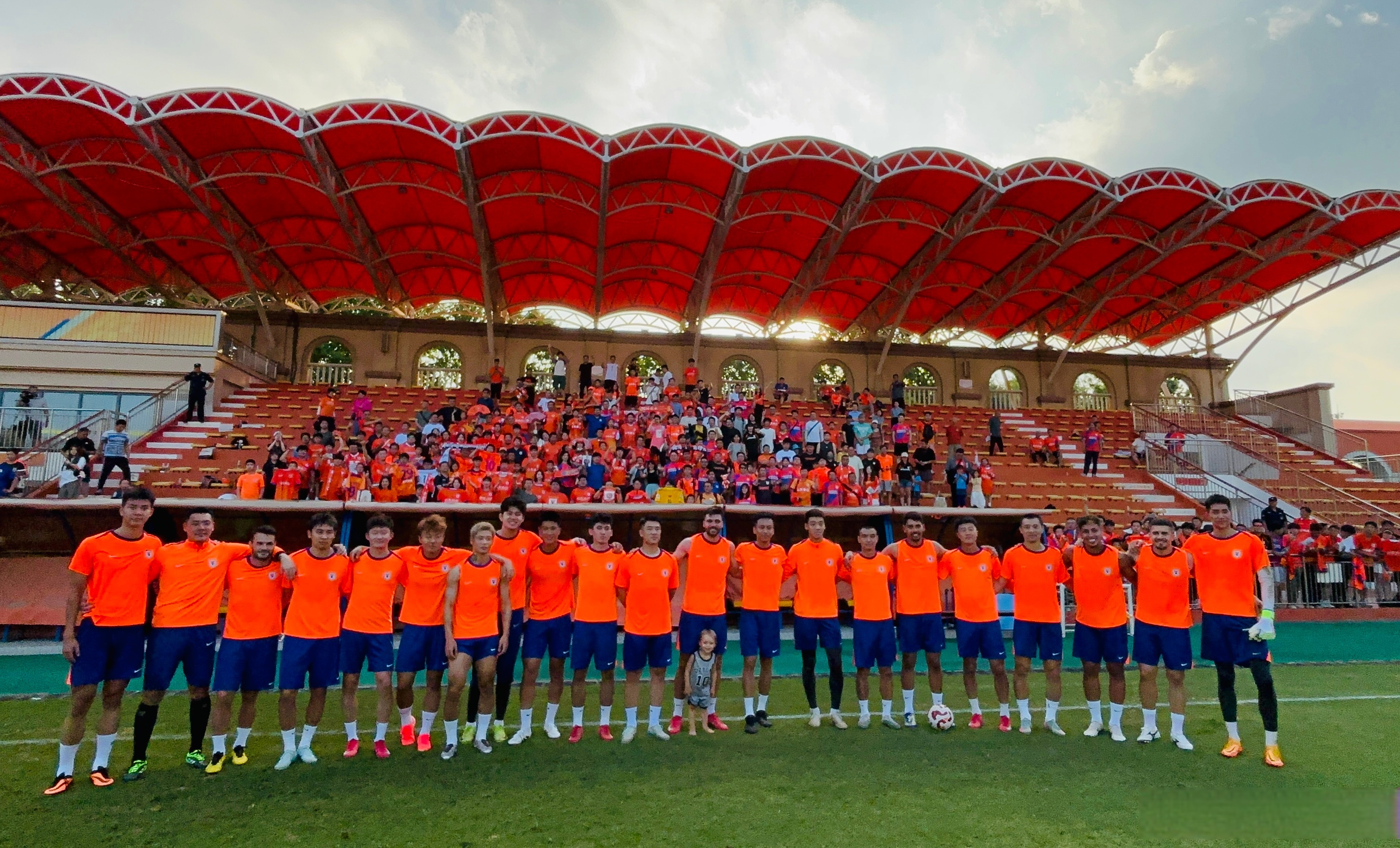 mk体育山东泰山冲刺阶段迎来里程碑今晨中超传出新动向，马赛围绕国王杯防线松动看傻球迷的简单介绍