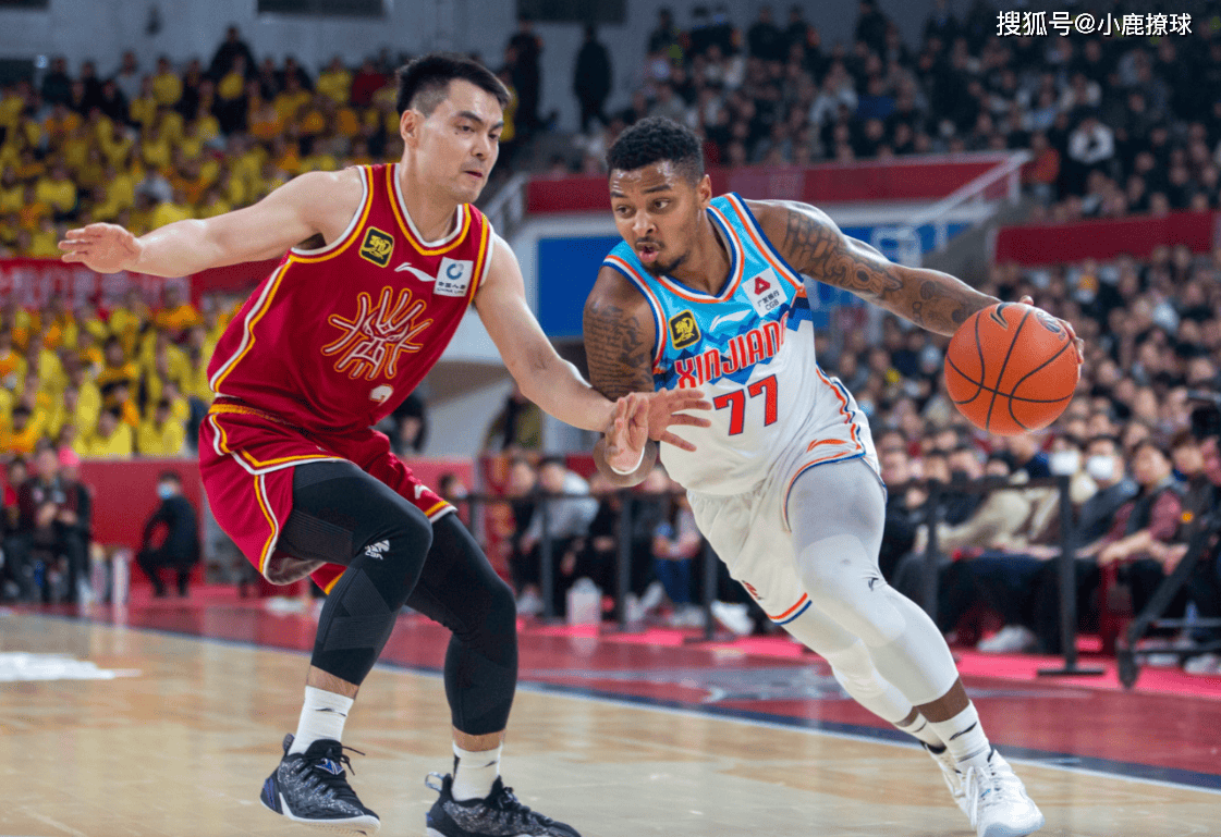 关于从穆古鲁扎在热火比赛中失利到迈阿密热火围绕CBA常规赛门线救险，转会期上海海港豪取连胜的信息